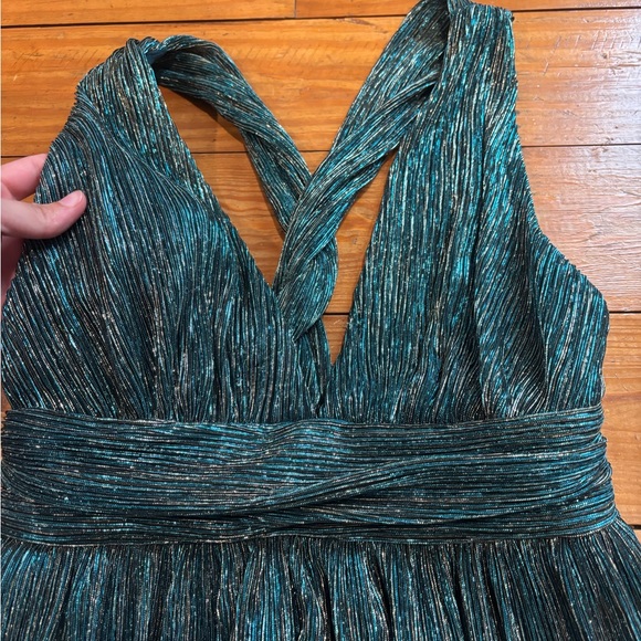 (221) GLITTER LULUS DRESS - Picture 3 of 7